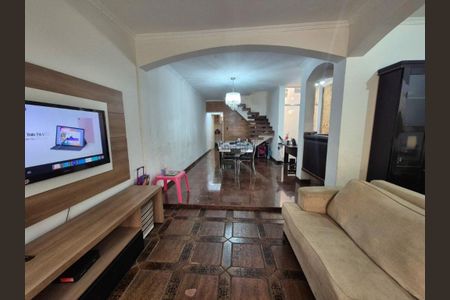 Casa à venda com 182m², 3 quartos e 2 vagas
