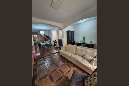 Casa à venda com 182m², 3 quartos e 2 vagas