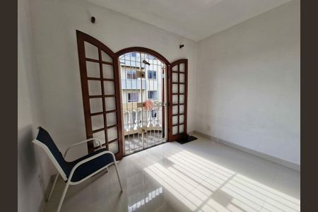 Casa à venda com 240m², 3 quartos e 2 vagas