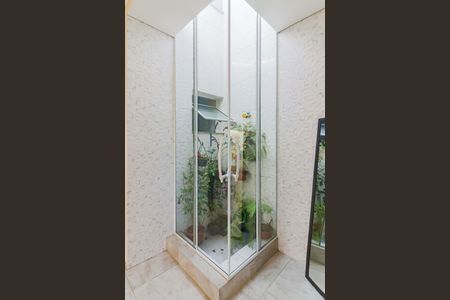 Casa à venda com 230m², 2 quartos e 4 vagas Casa à venda com 230m², 2 quartos e 4 vagasCorredor Quartos