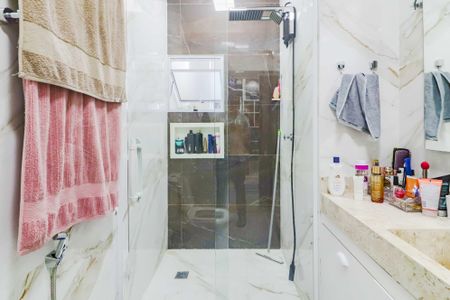 Casa à venda com 230m², 2 quartos e 4 vagas Casa à venda com 230m², 2 quartos e 4 vagasBanheiro da Suíte