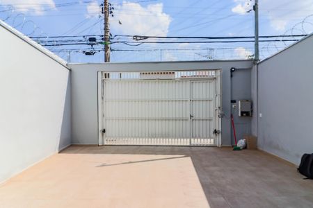 Casa à venda com 230m², 2 quartos e 4 vagas Casa à venda com 230m², 2 quartos e 4 vagasGaragem