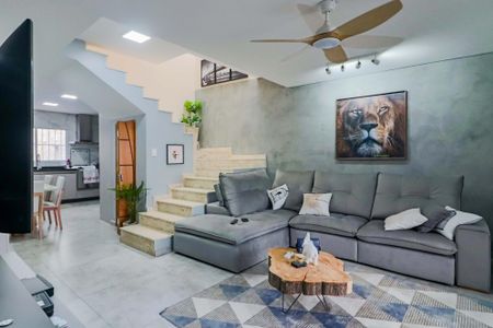 Casa à venda com 230m², 2 quartos e 4 vagas Casa à venda com 230m², 2 quartos e 4 vagasSala