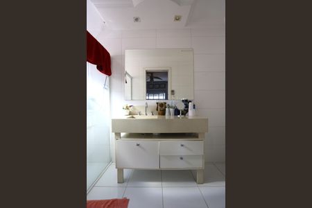 Casa à venda com 300m², 3 quartos e 3 vagasBanheiro