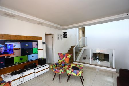 Casa à venda com 300m², 3 quartos e 3 vagasSala 1