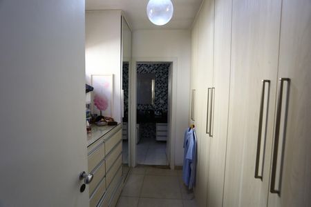 Casa à venda com 300m², 3 quartos e 3 vagasBanheiro da Suíte 2