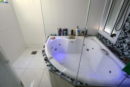 Casa à venda com 300m², 3 quartos e 3 vagasBanheiro da Suíte 2