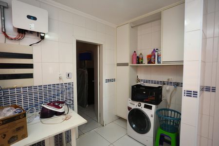 Casa à venda com 300m², 3 quartos e 3 vagasÁrea de Serviço