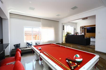 Casa à venda com 300m², 3 quartos e 3 vagassala 2