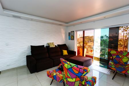 Casa à venda com 300m², 3 quartos e 3 vagasSala 1