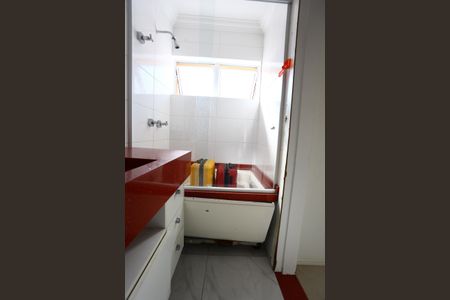 Casa à venda com 300m², 3 quartos e 3 vagasBanheiro da Suíte 1