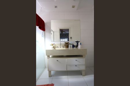 Casa à venda com 300m², 3 quartos e 3 vagasBanheiro