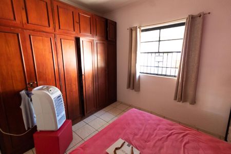 Casa à venda com 140m², 3 quartos e 2 vagas Casa à venda com 140m², 3 quartos e 2 vagasSuíte