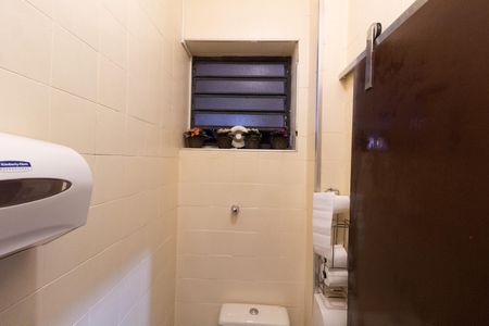 Casa à venda com 140m², 3 quartos e 2 vagas Casa à venda com 140m², 3 quartos e 2 vagasLavabo