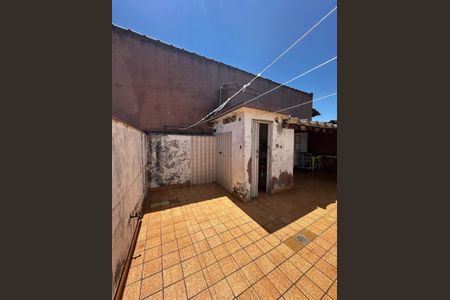 Casa à venda com 170m², 2 quartos e 2 vagas Casa à venda com 170m², 2 quartos e 2 vagasÁrea Externa