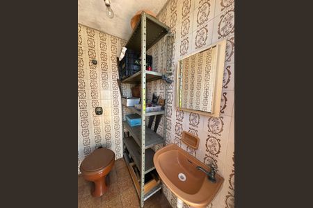 Casa à venda com 170m², 2 quartos e 2 vagas Casa à venda com 170m², 2 quartos e 2 vagasDepósito