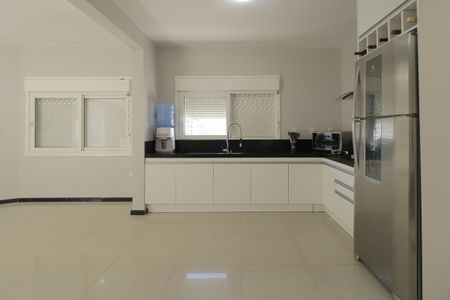 Casa à venda com 261m², 3 quartos e 3 vagasCozinha