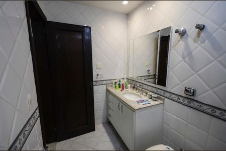 Apartamento à venda com 125m², 3 quartos e 1 vaga Apartamento à venda com 125m², 3 quartos e 1 vagaBanheiro da Suíte