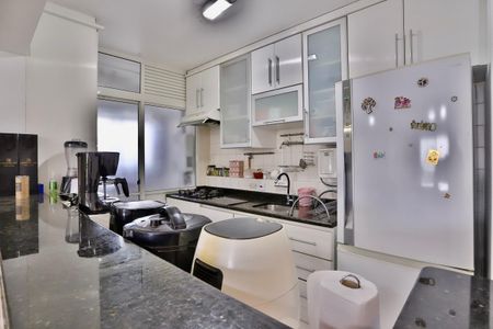 Apartamento à venda com 92m², 3 quartos e 2 vagas Apartamento à venda com 92m², 3 quartos e 2 vagasCozinha