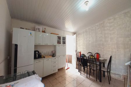 Casa à venda com 172m², 6 quartos e 4 vagas Casa à venda com 172m², 6 quartos e 4 vagasEdícula - Cozinha e Área de Serviço