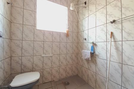 Casa à venda com 172m², 6 quartos e 4 vagas Casa à venda com 172m², 6 quartos e 4 vagasBanheiro