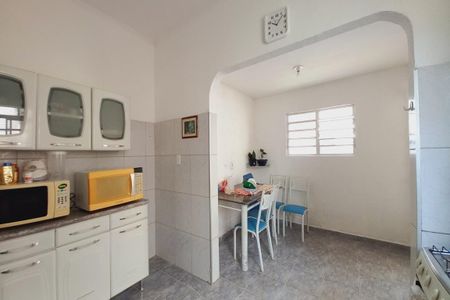 Casa à venda com 172m², 6 quartos e 4 vagas Casa à venda com 172m², 6 quartos e 4 vagasCozinha