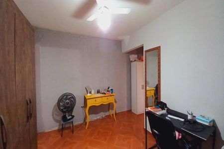 Casa à venda com 172m², 6 quartos e 4 vagas Casa à venda com 172m², 6 quartos e 4 vagasEdícula - Quarto