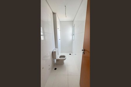 Apartamento à venda com 64m², 2 quartos e 2 vagas Apartamento à venda com 64m², 2 quartos e 2 vagasBanheiro