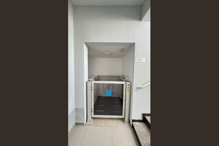 Apartamento à venda com 64m², 2 quartos e 2 vagas Apartamento à venda com 64m², 2 quartos e 2 vagasÁrea comum - Elevador