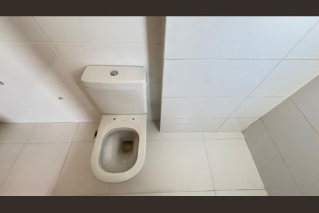 Apartamento à venda com 64m², 2 quartos e 2 vagas Apartamento à venda com 64m², 2 quartos e 2 vagasBanheiro da Suíte