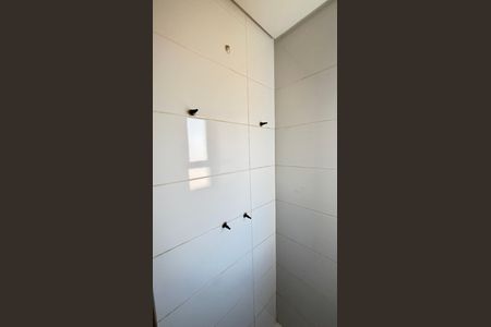 Apartamento à venda com 64m², 2 quartos e 2 vagas Apartamento à venda com 64m², 2 quartos e 2 vagasBanheiro da Suíte