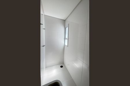 Apartamento à venda com 64m², 2 quartos e 2 vagas Apartamento à venda com 64m², 2 quartos e 2 vagasBanheiro da Suíte