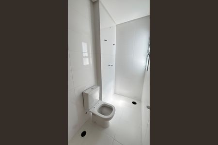 Apartamento à venda com 64m², 2 quartos e 2 vagas Apartamento à venda com 64m², 2 quartos e 2 vagasBanheiro da Suíte