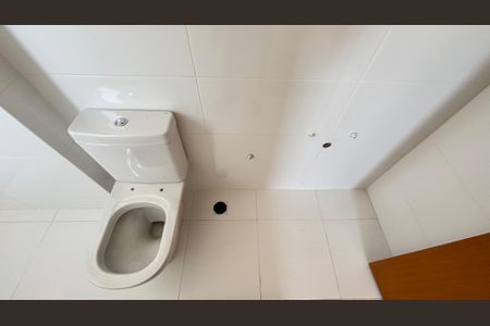 Apartamento à venda com 64m², 2 quartos e 2 vagas Apartamento à venda com 64m², 2 quartos e 2 vagasBanheiro da Suíte
