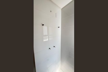 Apartamento à venda com 64m², 2 quartos e 2 vagas Apartamento à venda com 64m², 2 quartos e 2 vagasbanheiro