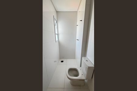 Apartamento à venda com 64m², 2 quartos e 2 vagas Apartamento à venda com 64m², 2 quartos e 2 vagasBanheiro da Suíte