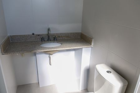 Apartamento à venda com 64m², 2 quartos e 2 vagas Apartamento à venda com 64m², 2 quartos e 2 vagasBanheiro da Suíte 1