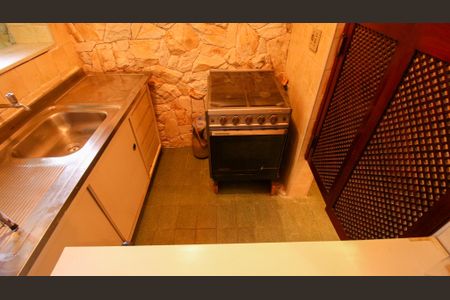 Casa à venda com 178m², 3 quartos e 4 vagasCozinha da Área de Serviço