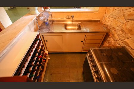 Casa à venda com 178m², 3 quartos e 4 vagasCozinha da Área de Serviço