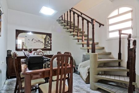 Casa à venda com 154m², 3 quartos e 2 vagas Casa à venda com 154m², 3 quartos e 2 vagasCopa