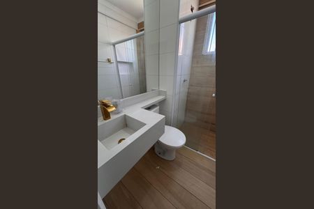 Apartamento à venda com 57m², 2 quartos e 1 vaga Apartamento à venda com 57m², 2 quartos e 1 vagaBanheiro