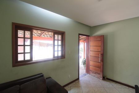Casa à venda com 93m², 4 quartos e 4 vagasSala