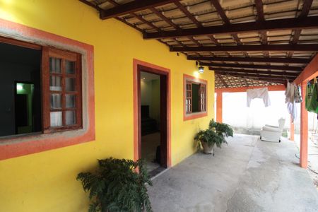 Casa à venda com 93m², 4 quartos e 4 vagasVaranda