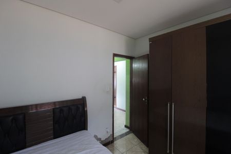 Casa à venda com 93m², 4 quartos e 4 vagasQuarto 2