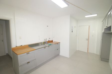 Apartamento à venda com 180m², 4 quartos e 1 vagaCozinha