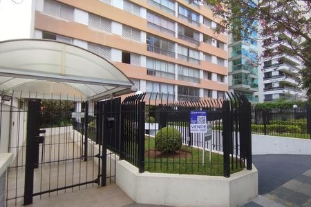 Apartamento à venda com 180m², 4 quartos e 1 vaga Apartamento à venda com 180m², 4 quartos e 1 vagaFachada e placa