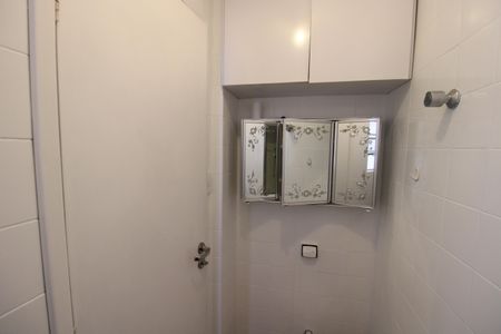 Apartamento à venda com 180m², 4 quartos e 1 vagaÁrea de Serviço - Banheiro