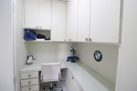 Apartamento à venda com 70m², 3 quartos e 1 vagaÁrea de Serviço