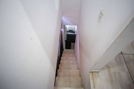Casa à venda com 51m², 3 quartos e 1 vagaEscada