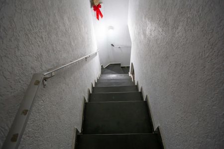 Casa à venda com 51m², 3 quartos e 1 vagaEscada